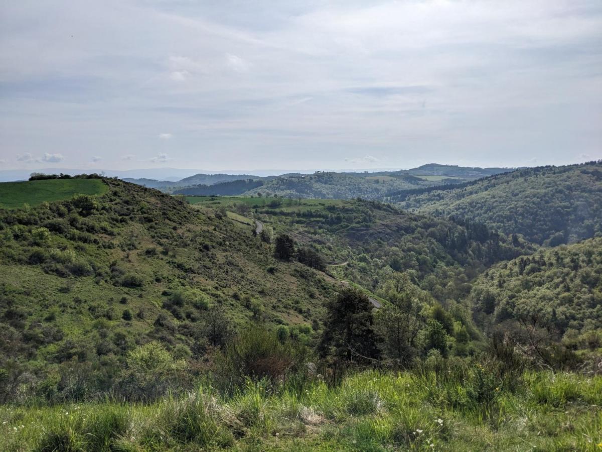 La Grange, Le Hameau Des Volcans - Deconnexion Face A La Vue Saint-Just-pres-Brioude Luaran gambar