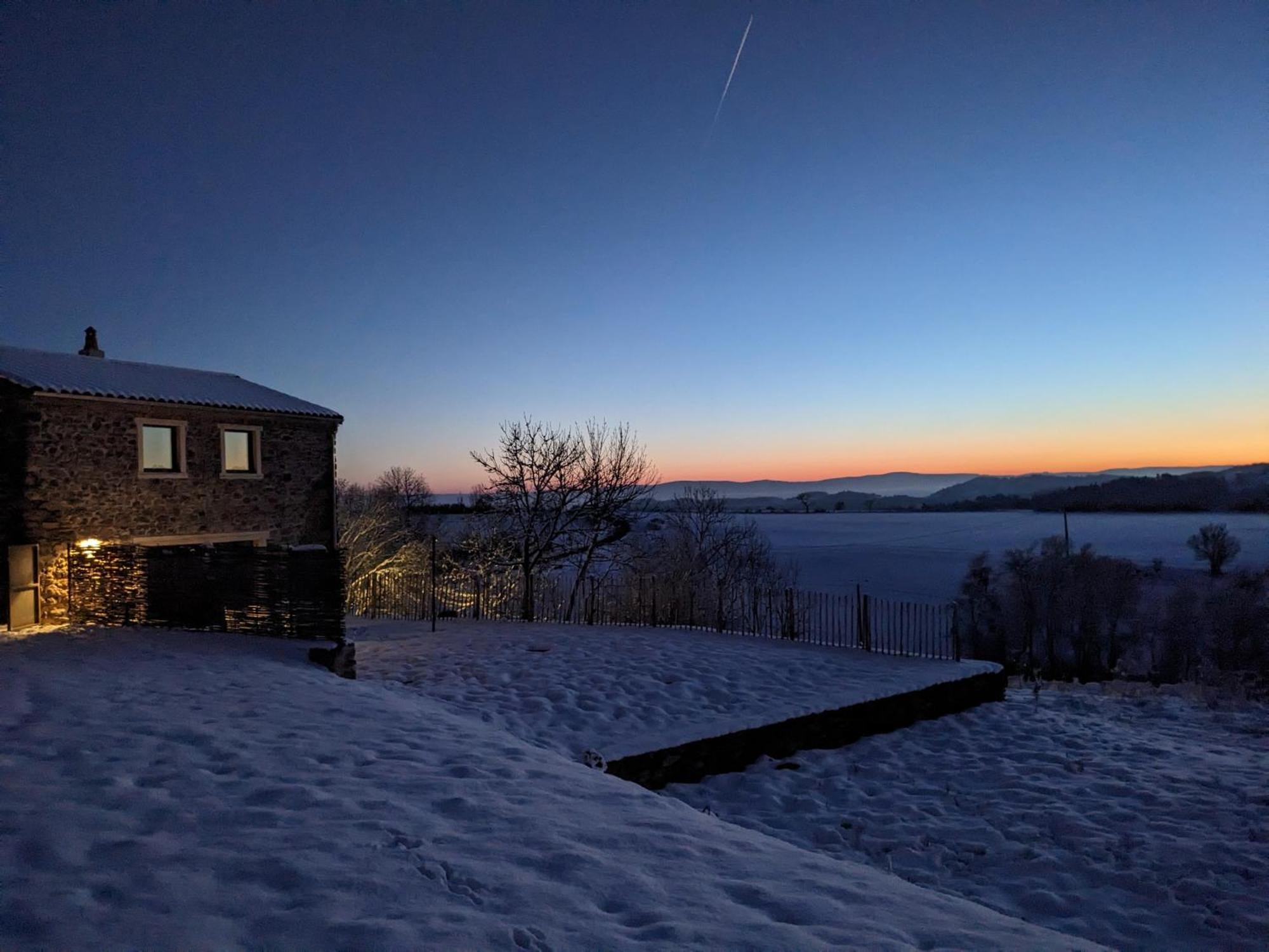La Grange, Le Hameau Des Volcans - Deconnexion Face A La Vue Saint-Just-pres-Brioude Luaran gambar